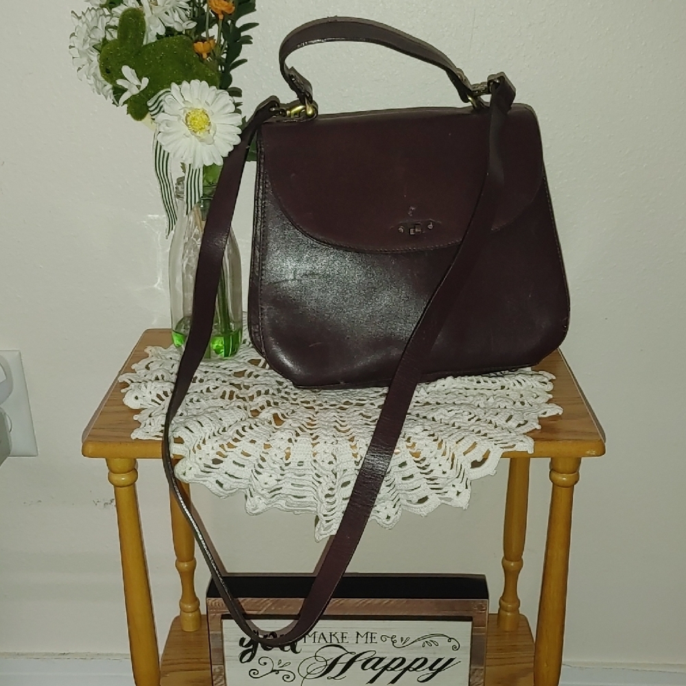 Brown Leather Shoulder Bag with Vintage Design